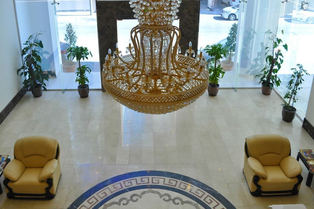 Golden Treasure Tower Family Apartment
