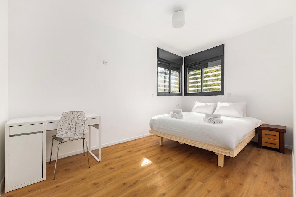 Modern City Apartment by Sea N' Rent