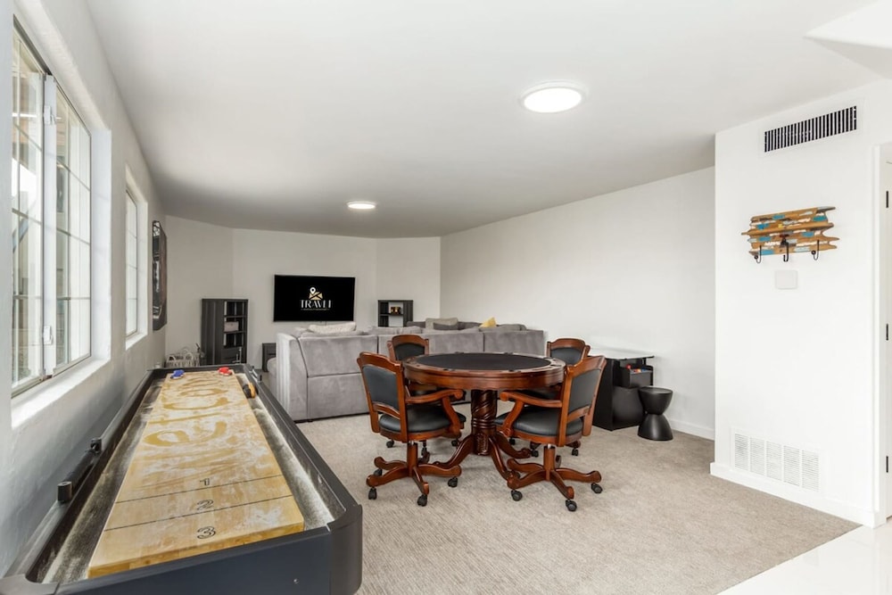 Sunburst Estate Htd Pool Putt Grn Sleeps 14