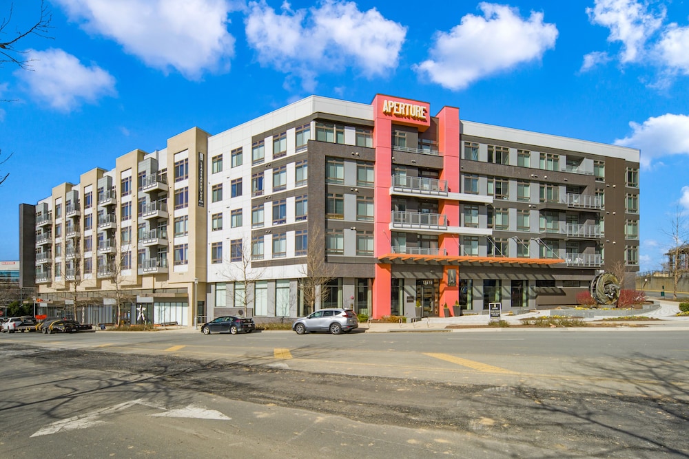 Global Luxury Suites at Reston - Property Image 19