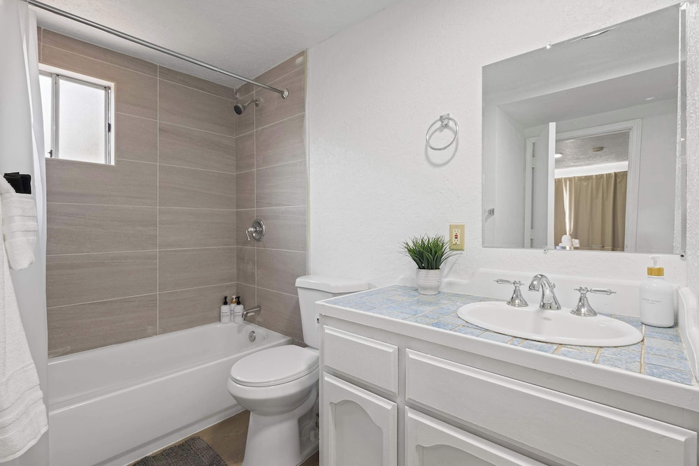 @ Marbella Lane - Modern Cabin-style 2BR Home