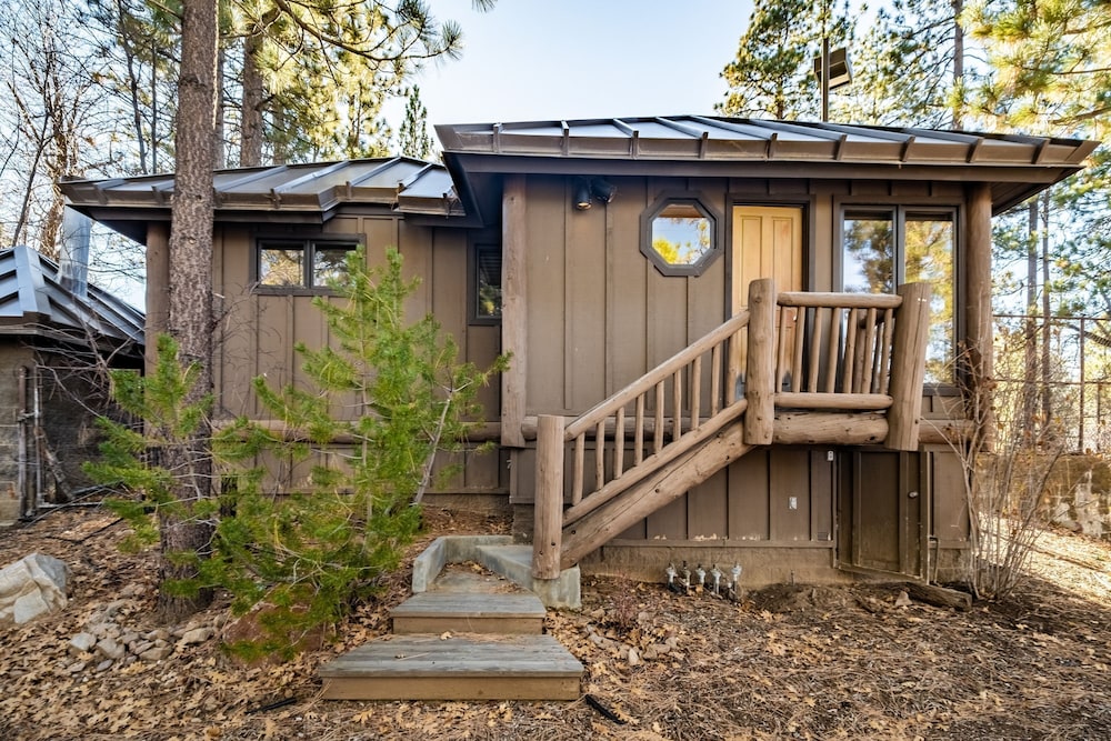 Heavenly Valley by Avantstay Home w Pool Sauna Hot Tub Game Room Tennis Crt Basketball Crt