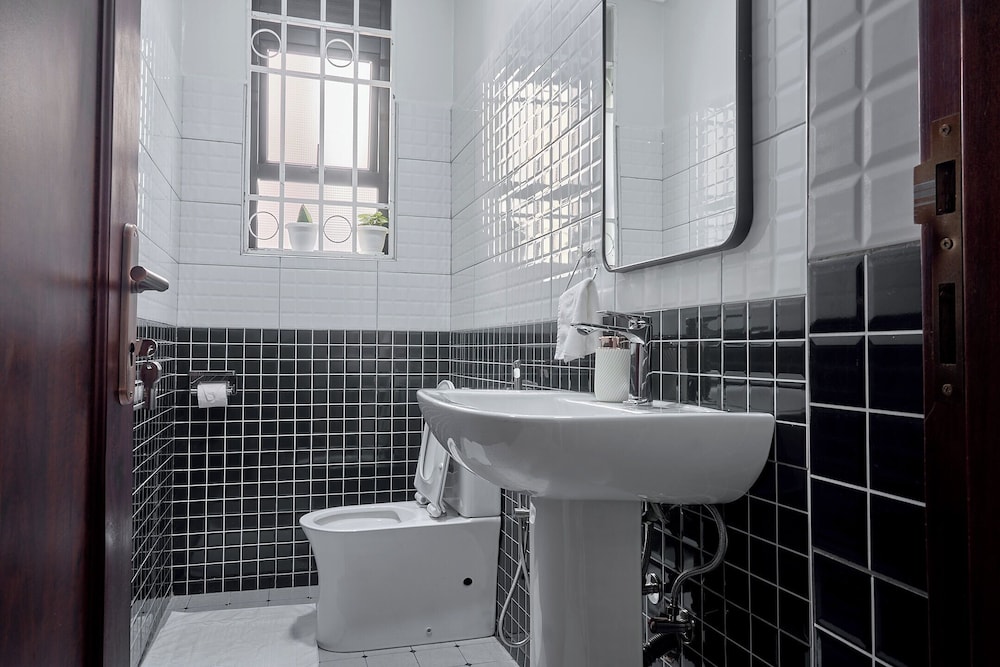 B&S Luxe Living