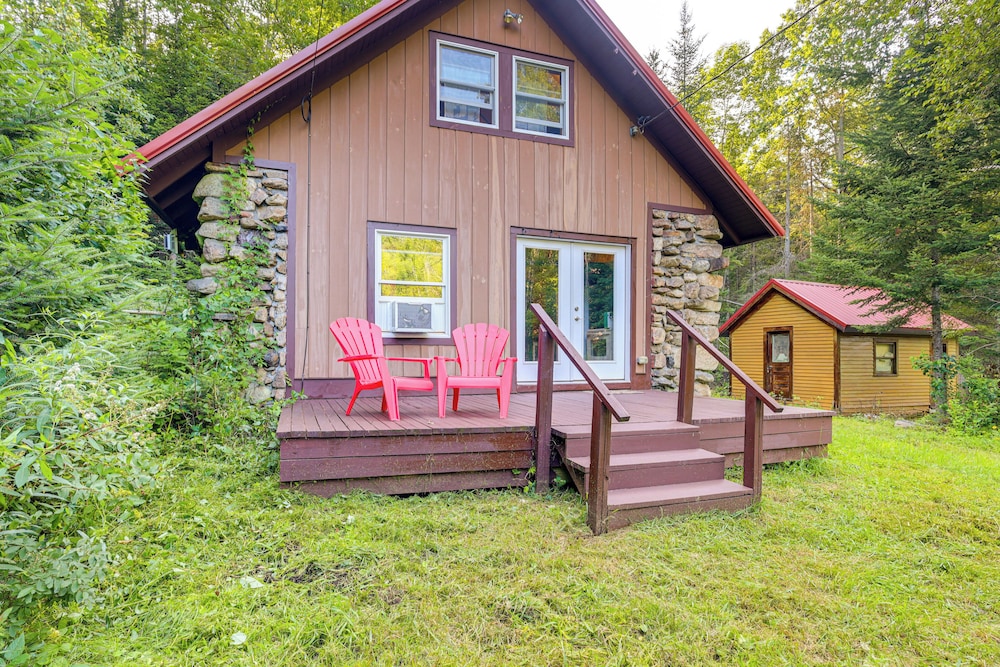 Hike, Raft, Ski & More: Cozy Cabin in Johnsburg!