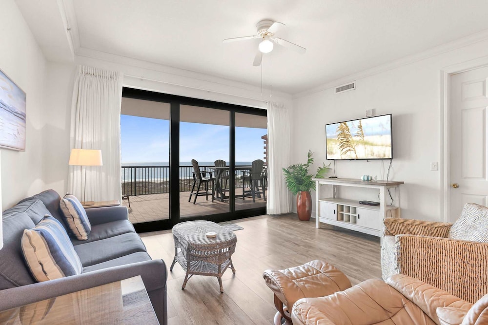 Grand Pointe 512 Gulf-front Stunning Views Top-notch Amenities