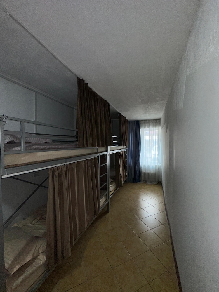 Rooms Tolebi.