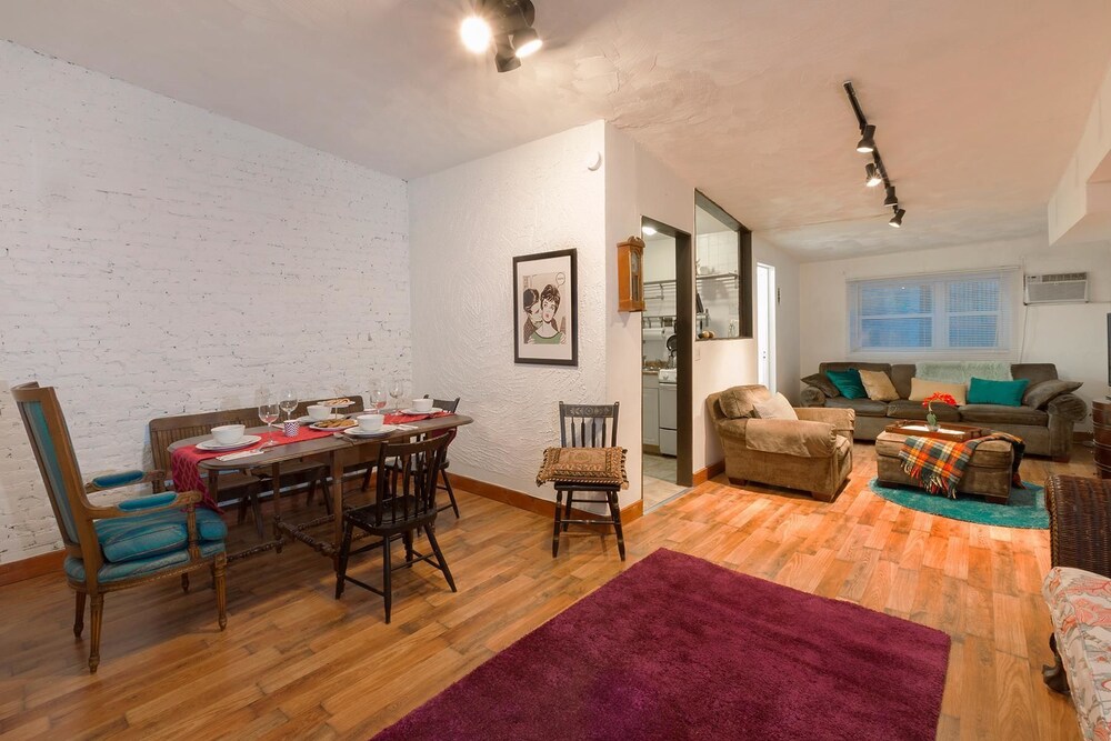 NY072 2 Bedroom Apartment By Senstay
