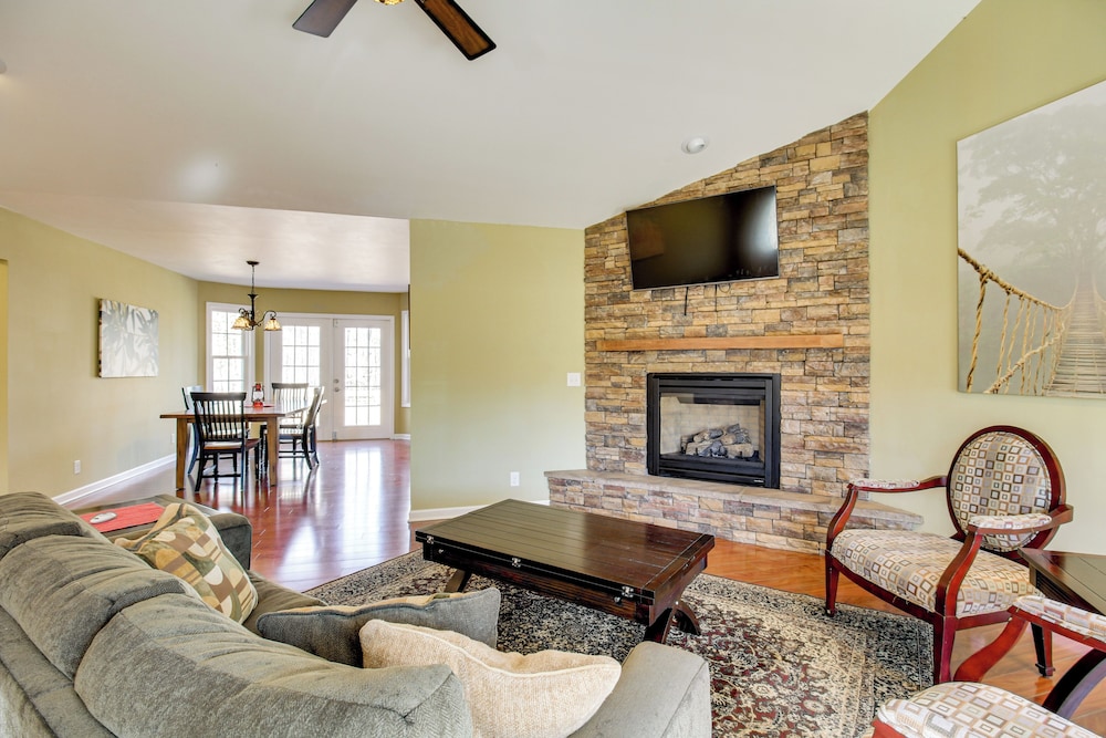Waterfall Hikes: Secluded Mtn Retreat in Pikeville