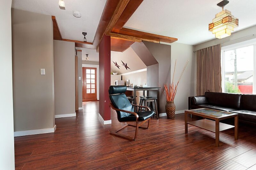 Commercial Drive Accommodations
