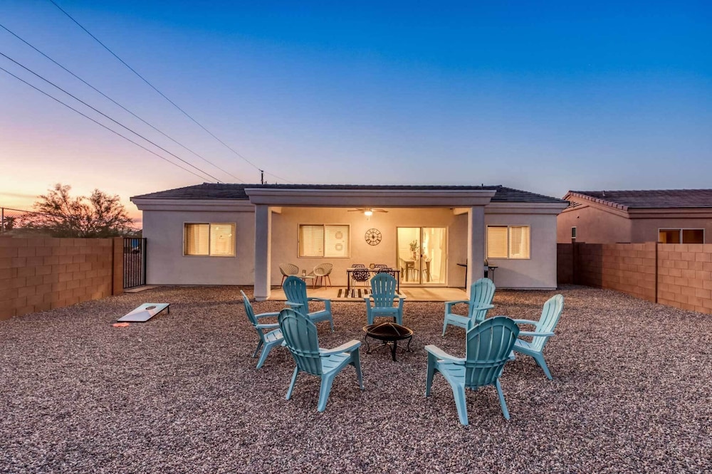 Lake Havasu City Home w/ Fire Pit ~ 2 Mi to Lake!