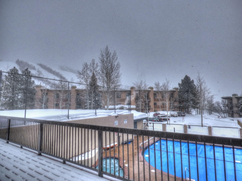 Ski-in/ski-out Mountain Side - Winter Shuttle Wifi Fireplace