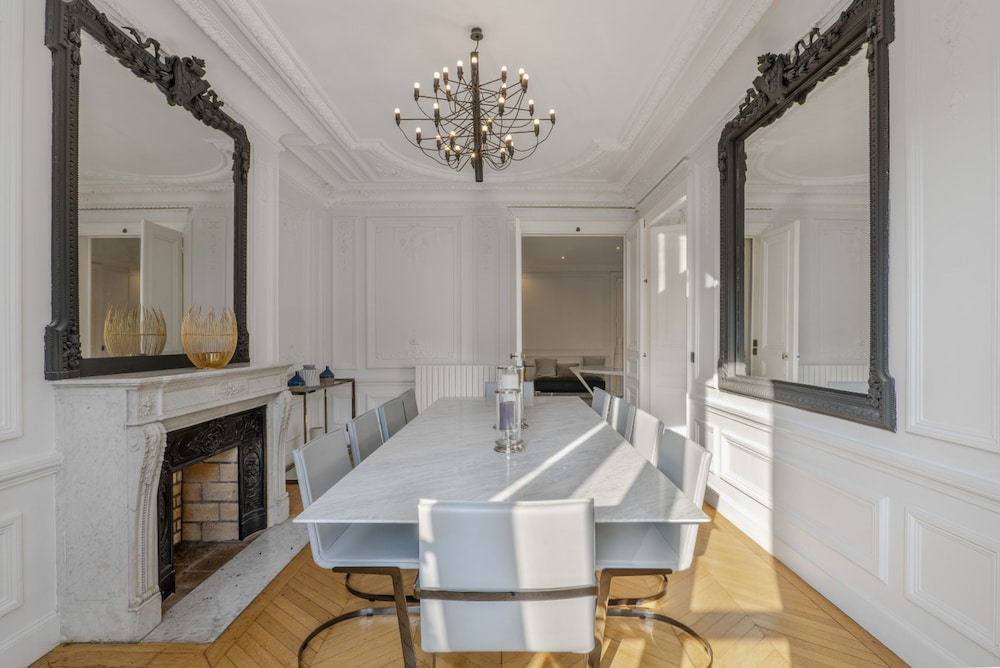 The Parisian Beauty in Paris