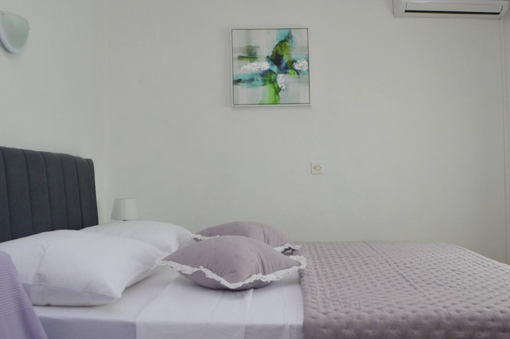 Charming Apartment Venilia Green view 2
