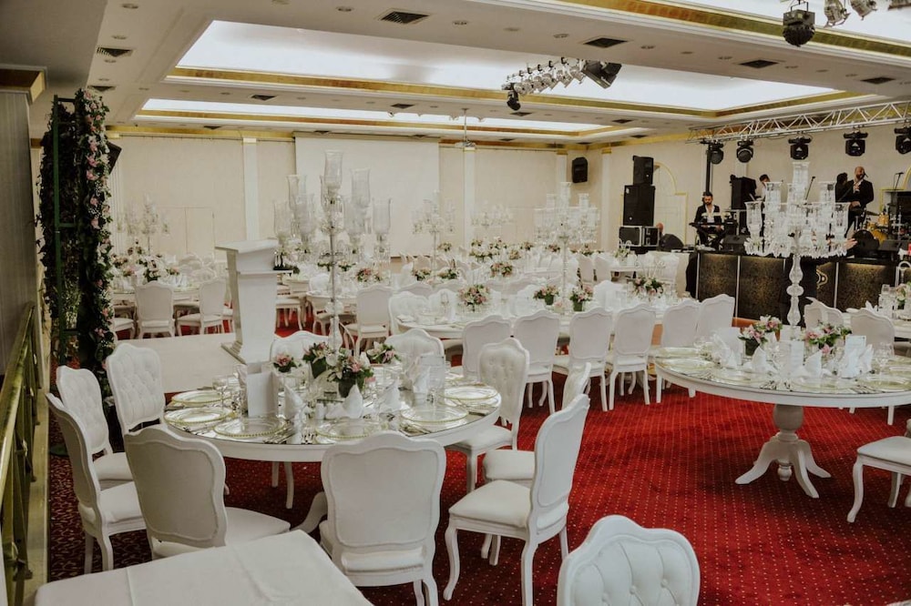 Ege Palas İş Oteli - Image 38