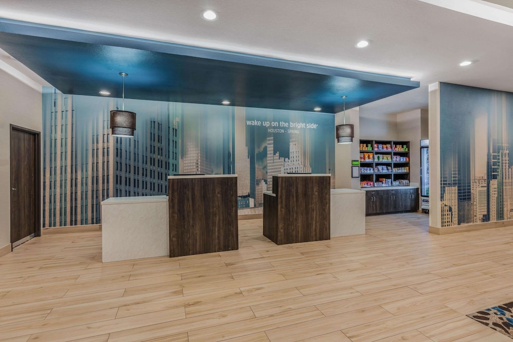Palm Springs Vacations - La Quinta Inn and Suites by Wyndham Houston Spring South - Property Image 23