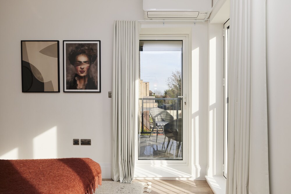 Wembley Vacations - The Wembley Park Retreat - Modern 2bdr Flat With Balcony - Property Image 19