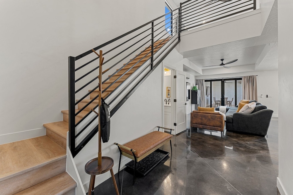 Desert Jewel With Private Gym And Pool 4 Bedroom Townhouse