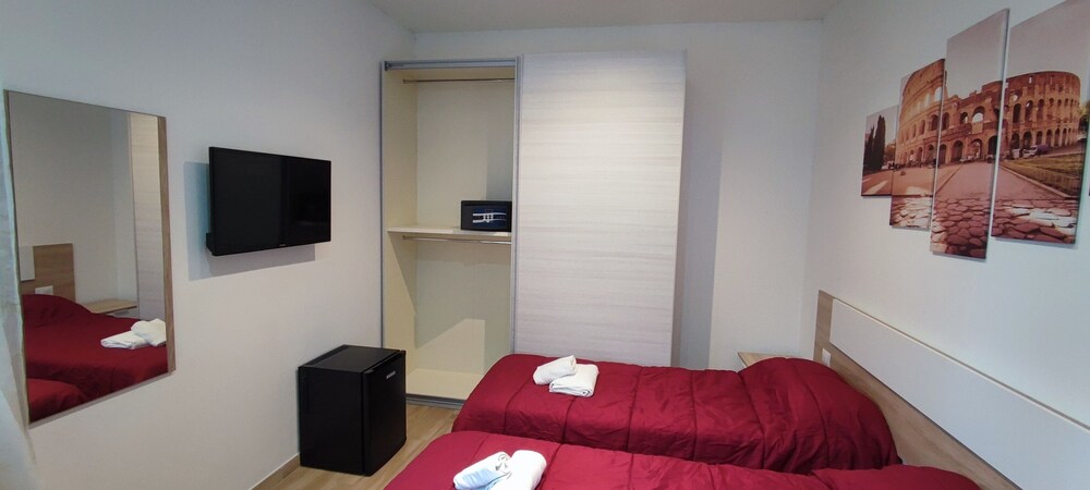 Pisky's Guest House photo 5