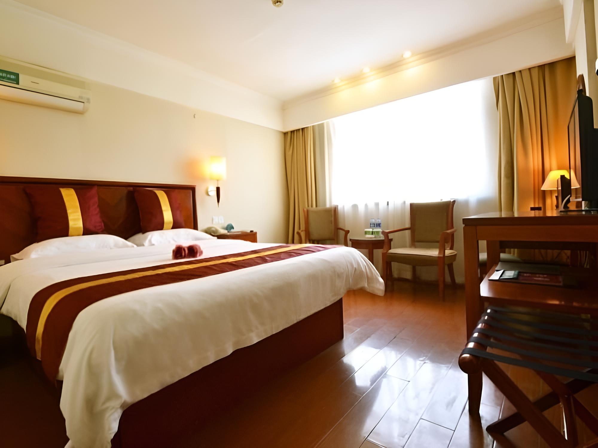 GEM Hotel Wuning Road Zhenping Road Metro Station