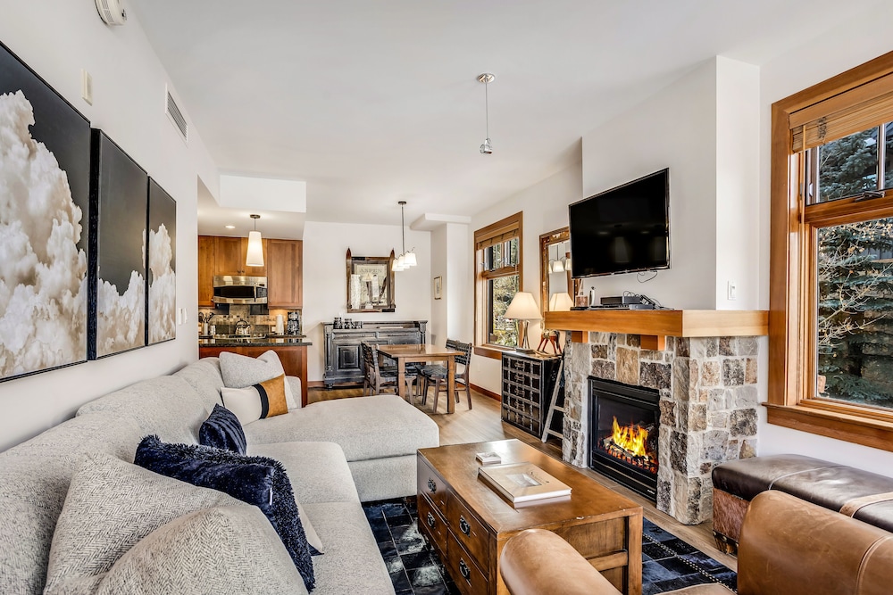 Capitol Peak Lodge by Snowmass Mountain Lodging