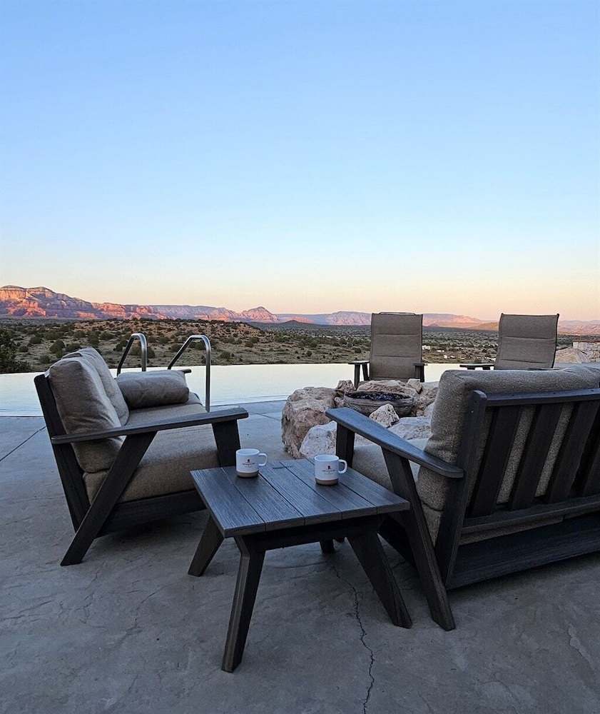 The Sanctuary at Sacred Mesa-infinity Pool-sedona