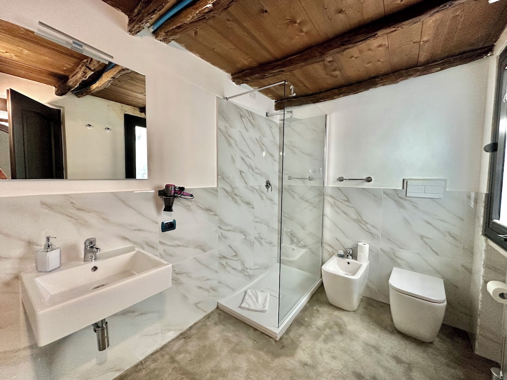 C&O Savoia Deluxe Rooms