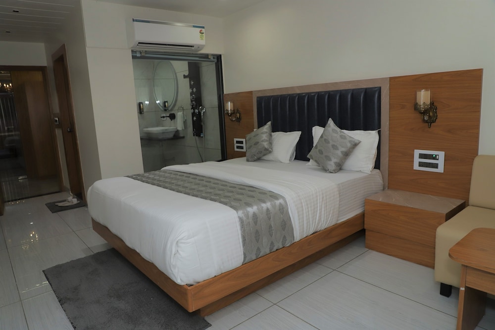 HOTEL BHAGYALAXMI LUXURY INN
