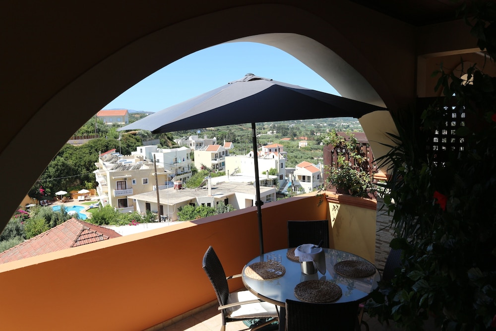 Orsalia Luxury Suites