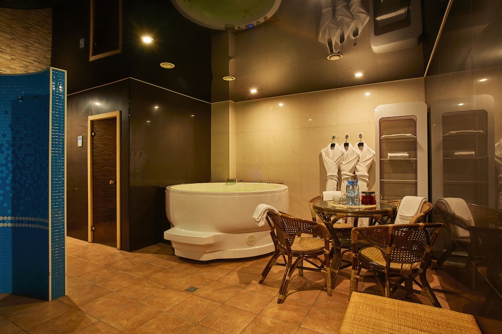 Le Vashoff Hotel