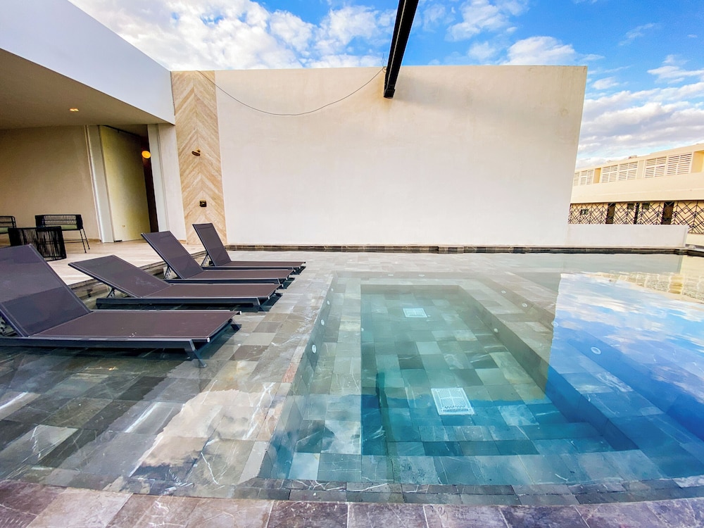 Modern Retreat near Aldea Zama