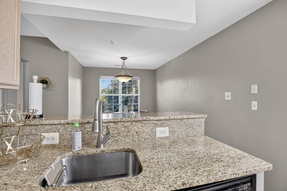 Cozy Pikesville Penthouse With Basketball Arcade 2 Bedroom Condo
