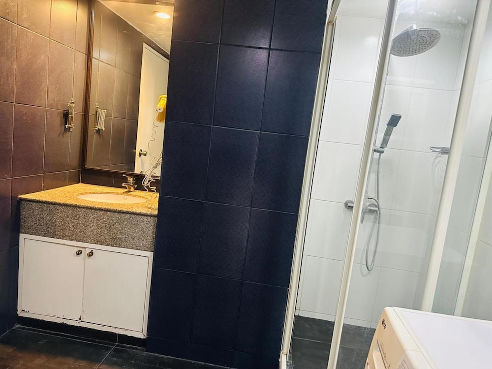 Omni Tower Sukhumvit Nana - Direct