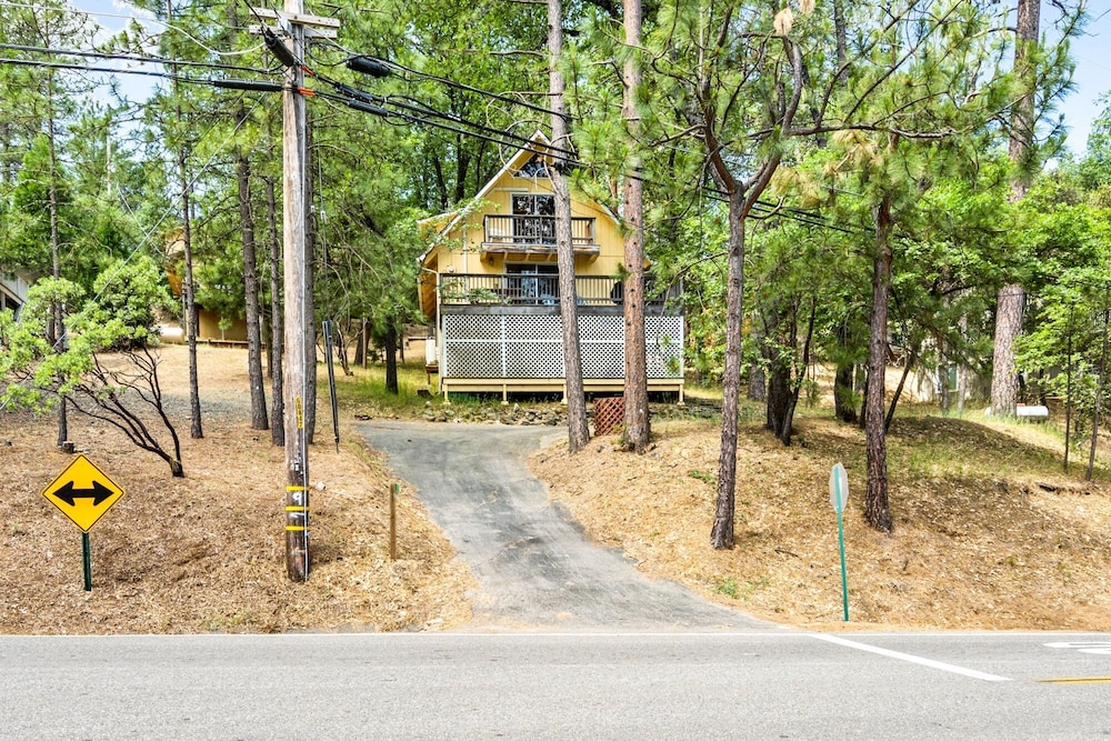 Marina Beach Cabin - Dog-Friendly Home with Deck! by Yosemite Region Resorts