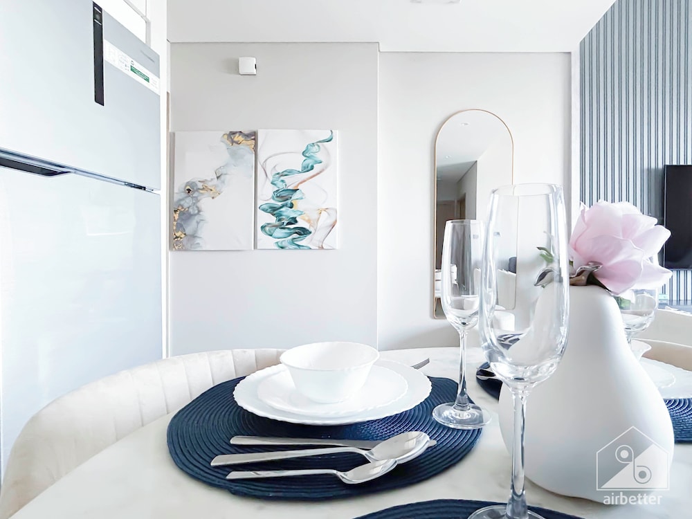 Luxurious Burj Royale One-bedroom & City Views