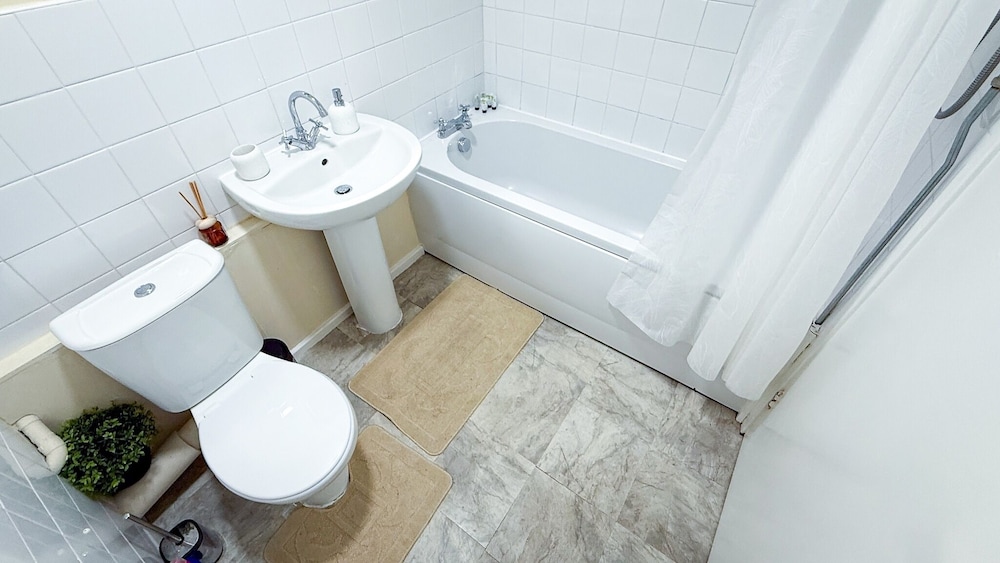 1br-freeparking -closetocentre -easytransportlinks