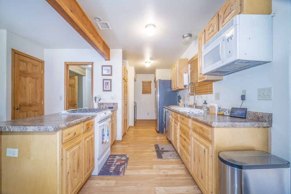 Bear Paw Lodge