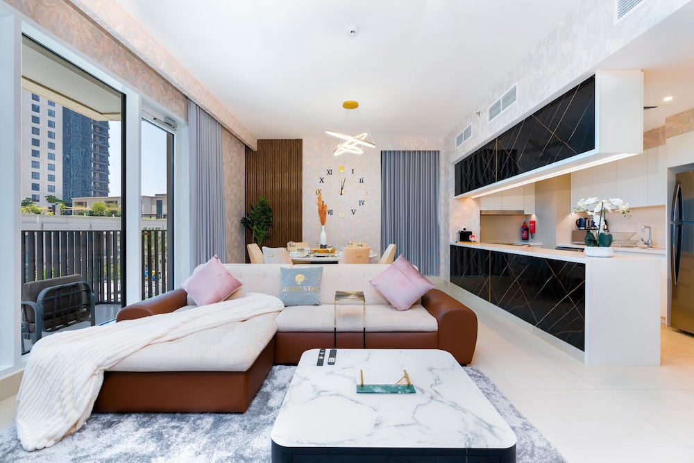 GLOBALSTAY. Creek Horizon Tower 2