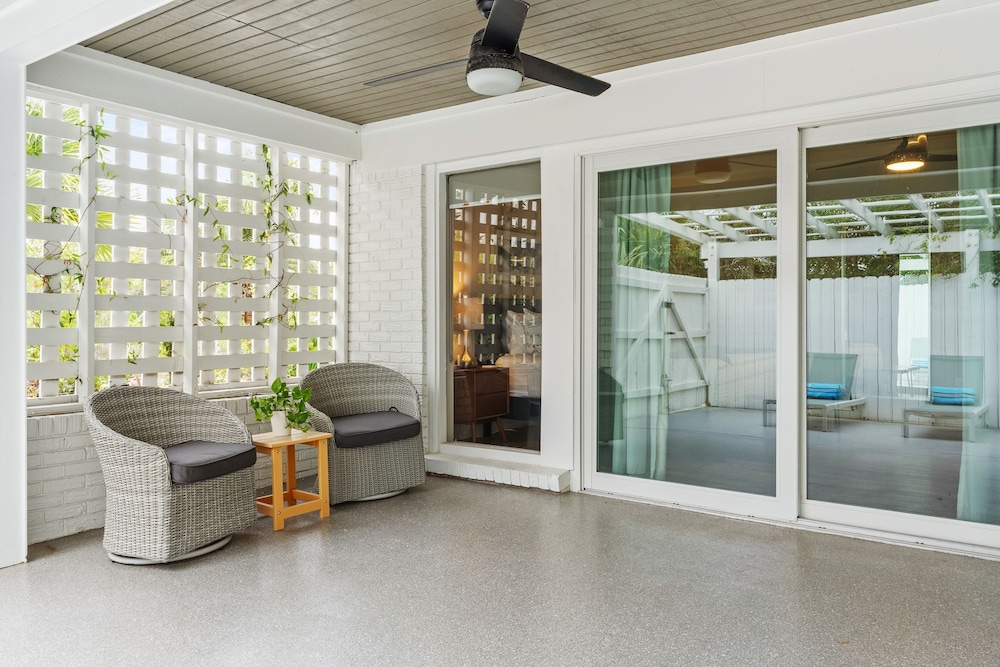 30A Florida Flashback by Avantstay Private Pool Golf Cart 3 Blocks to Beach