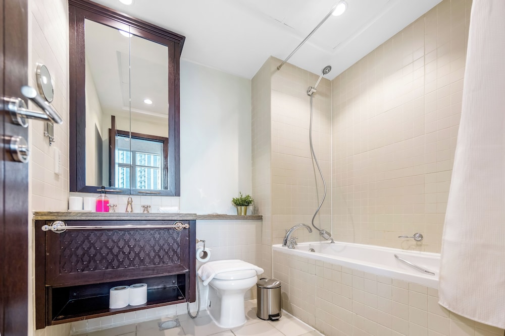 Durrani Homes - Alluring 5BR Penthouse with Burj Khalifa and Fountain View