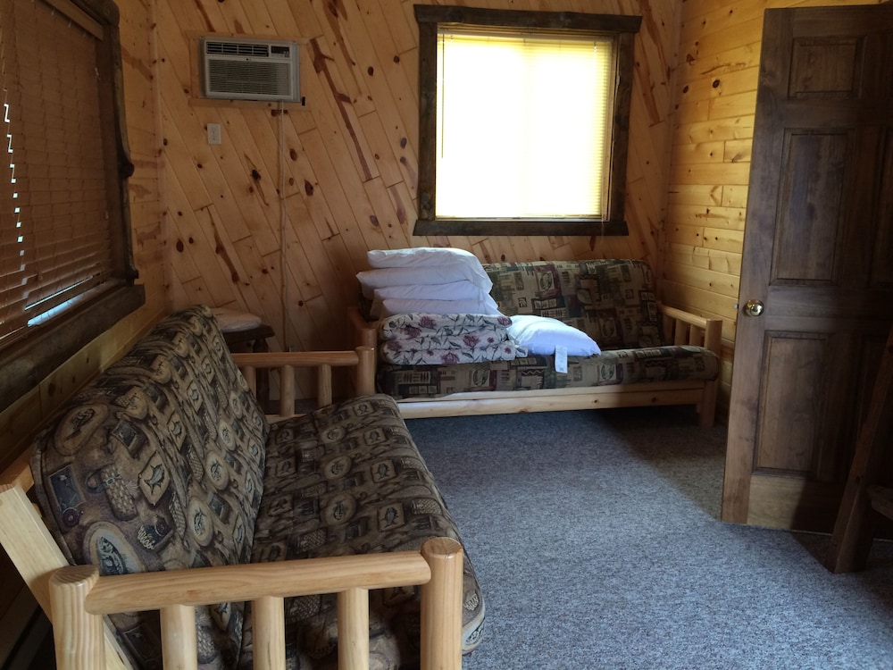 Edge-O-Dells Resort - 21 and Older