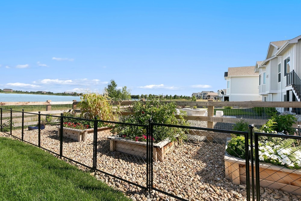 Lakeside Luxury - Hot Tub, Pool Table, and Views view 3