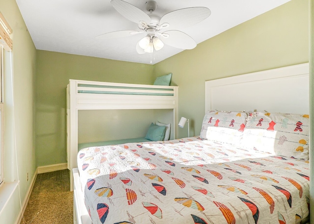 Seaside Merryment 4 Bedroom Home