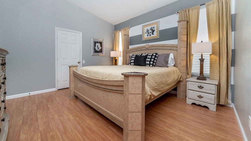 Windsor Palms Resort 4 Bedroom Home with Game Room 4 Home