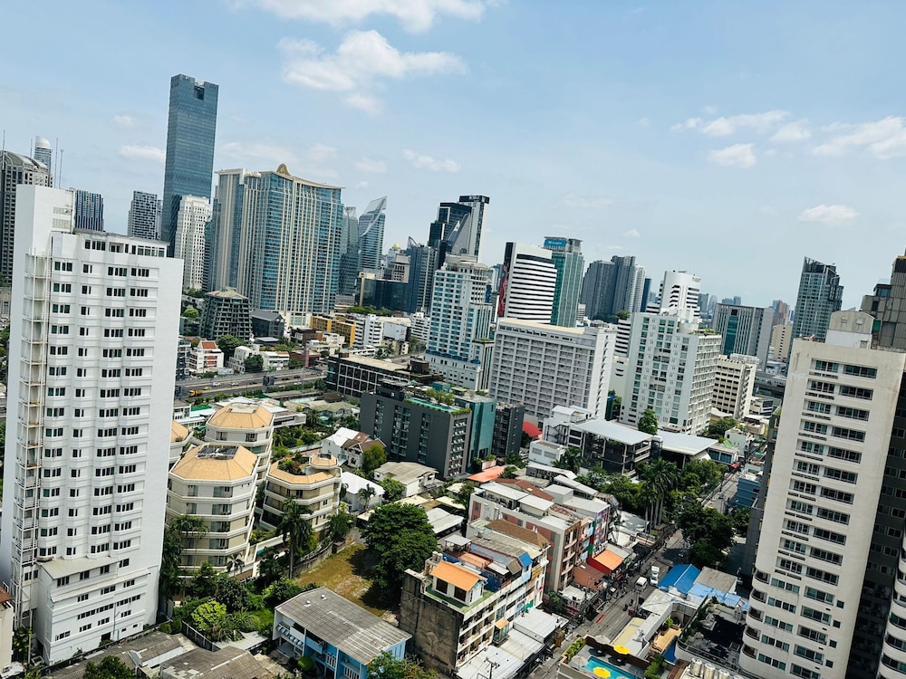 Omni Tower Sukhumvit Nana - Direct