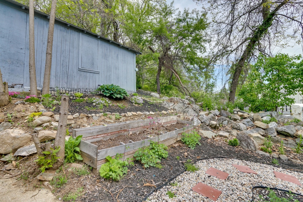 Pet-friendly Connecticut Retreat Near Golfing! - Property Image 7