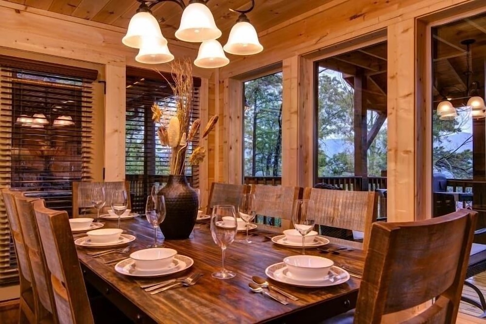Lazy Bear Lodge - 4 Bedrooms, 4 Baths, Sleeps 14 Home by RedAwning