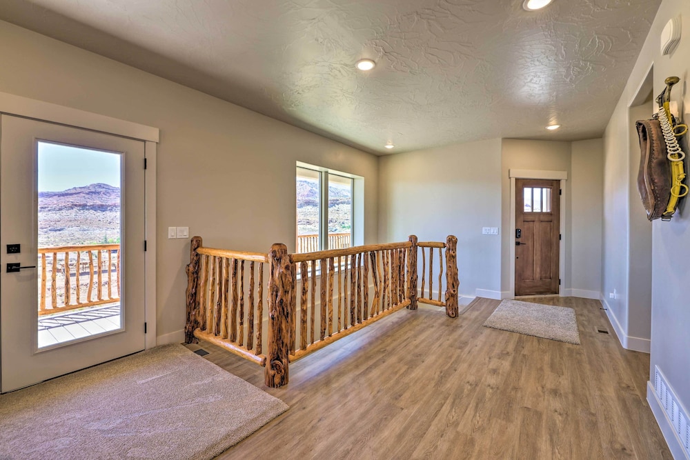 Stunning Adobe Home Overlooking Silver Reef view 5