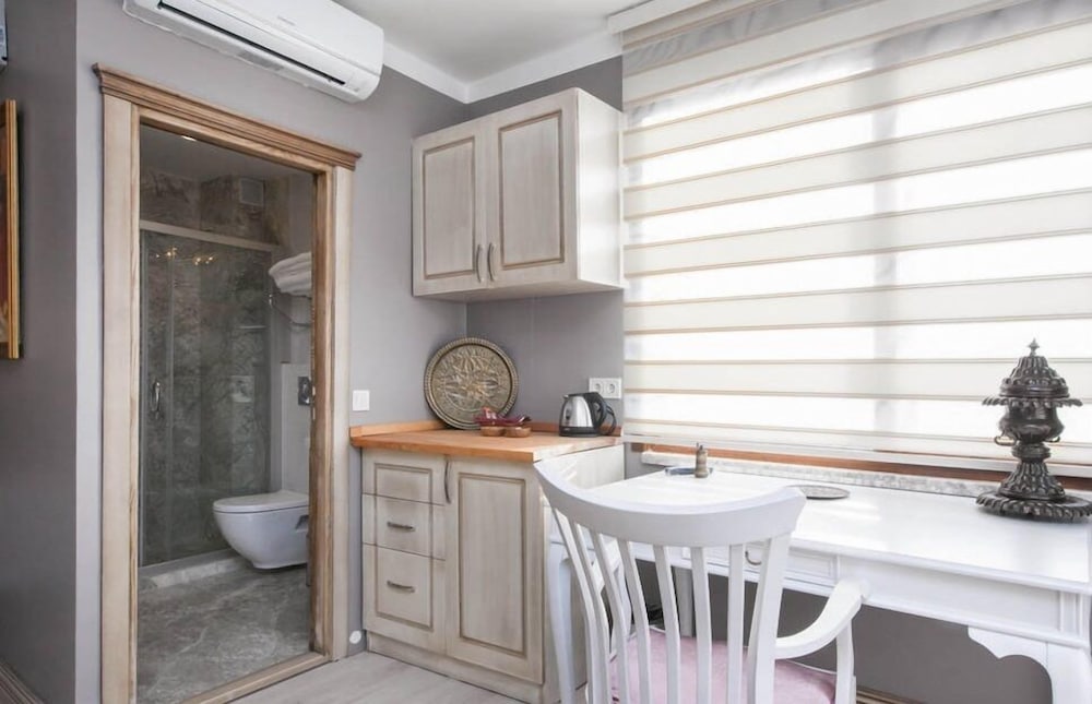 Galatolia Suites - Image 101