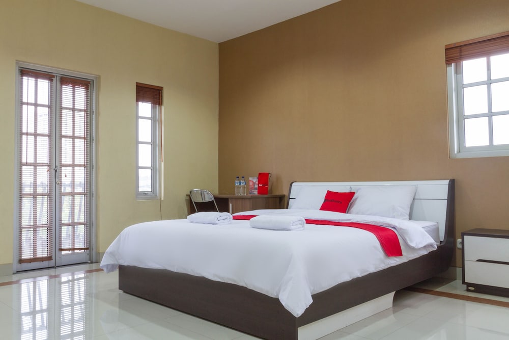 RedDoorz @ Malabar Street view 5