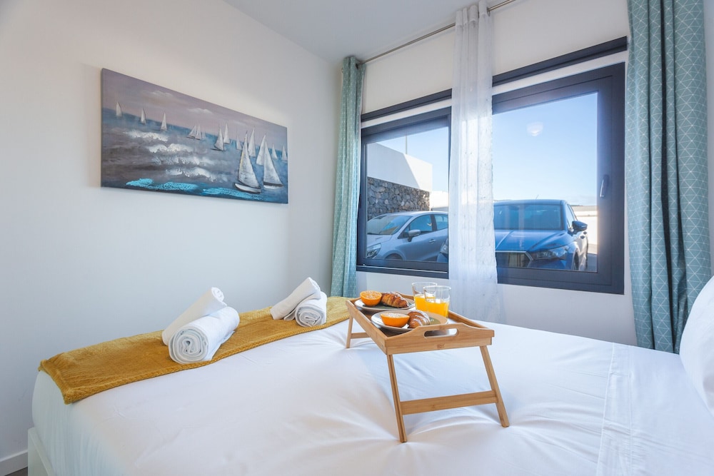 Aqui H Casa by Atlantic Holiday